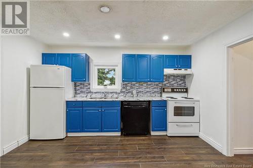 18 Second Avenue, Moncton, NB - Indoor Photo Showing Kitchen