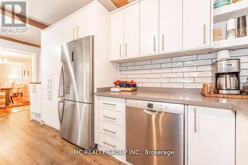 42 Greenbelt Crescent, Richmond Hill (North Richvale), ON - Indoor Photo Showing Kitchen