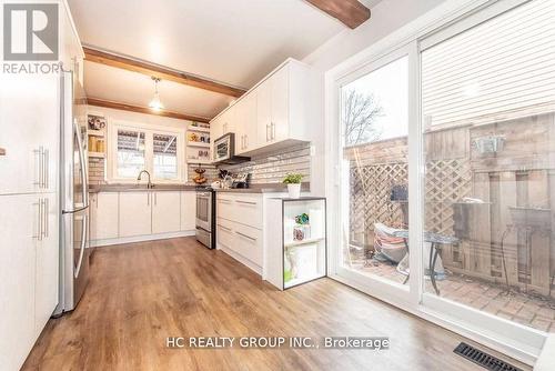 42 Greenbelt Crescent, Richmond Hill (North Richvale), ON - Indoor Photo Showing Kitchen