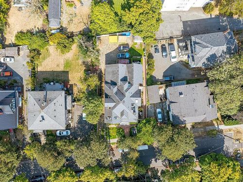 3-1813 Chestnut St, Victoria, BC - Outdoor With View