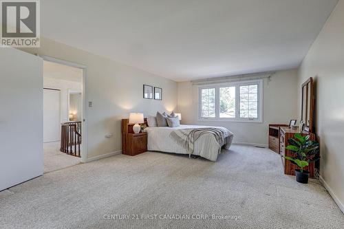 916 Farnham Road, London, ON - Indoor Photo Showing Bedroom