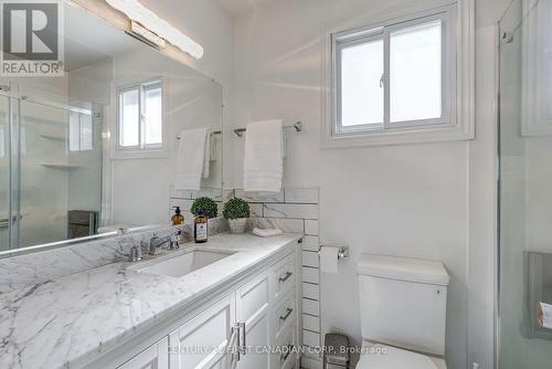 916 Farnham Road, London, ON - Indoor Photo Showing Bathroom