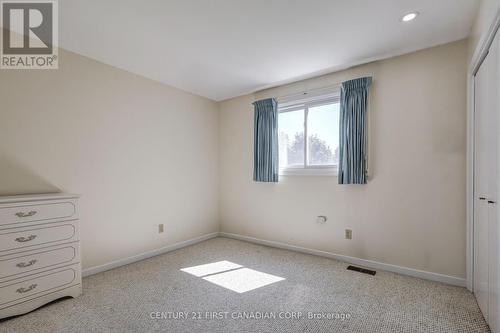 916 Farnham Road, London, ON - Indoor Photo Showing Other Room