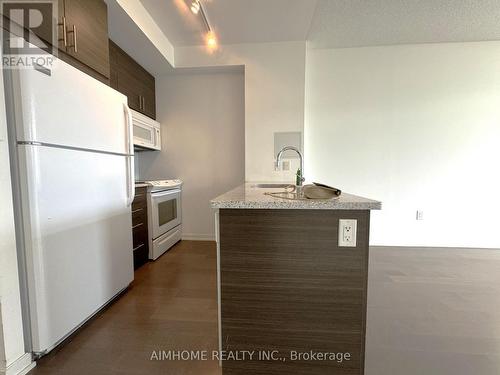 222 - 70 Forest Manor Road, Toronto (Henry Farm), ON - Indoor Photo Showing Kitchen