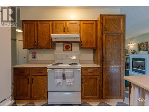 6204 York Road, Grand Forks, BC - Indoor Photo Showing Kitchen