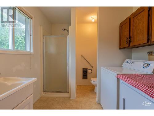 6204 York Road, Grand Forks, BC - Indoor Photo Showing Laundry Room