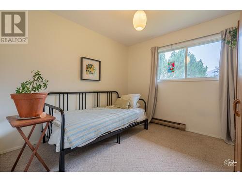 6204 York Road, Grand Forks, BC - Indoor Photo Showing Bedroom