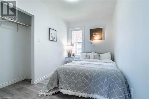 5790 Robinson Street, Niagara Falls, ON - Indoor Photo Showing Bedroom