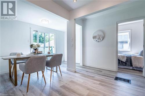 5790 Robinson Street, Niagara Falls, ON - Indoor Photo Showing Dining Room