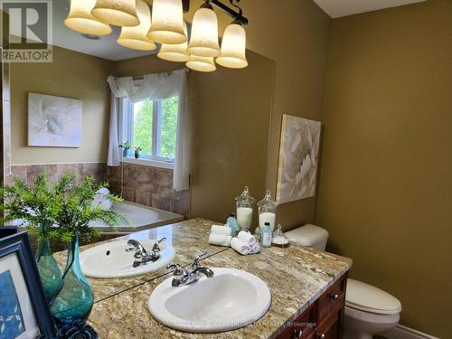 1873 Kirkpatrick Way, London, ON - Indoor Photo Showing Bathroom