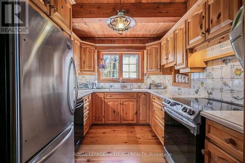 731 Concession 15 Road W, Tiny, ON - Indoor Photo Showing Kitchen