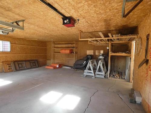 101 Keewatin Street, Longlac, ON - Indoor Photo Showing Garage