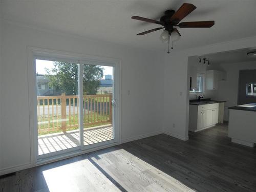 101 Keewatin Street, Longlac, ON - Indoor Photo Showing Kitchen