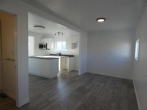 101 Keewatin Street, Longlac, ON - Indoor Photo Showing Kitchen