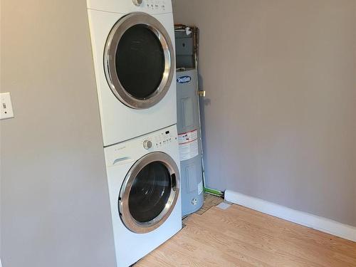 220 Second Street, Rainy River, ON - Indoor Photo Showing Laundry Room