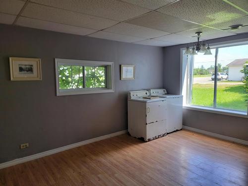 220 Second Street, Rainy River, ON - Indoor Photo Showing Laundry Room