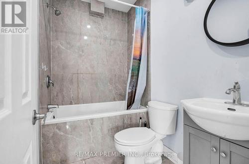 33 Dalhousie Avenue, Hamilton (Crown Point), ON - Indoor Photo Showing Bathroom