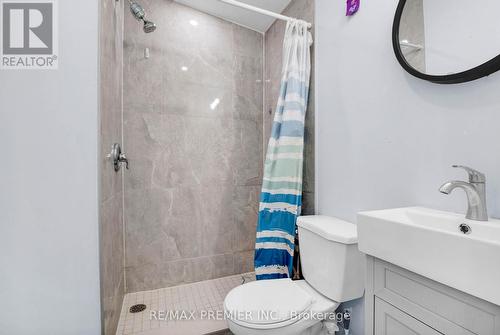 33 Dalhousie Avenue, Hamilton (Crown Point), ON - Indoor Photo Showing Bathroom