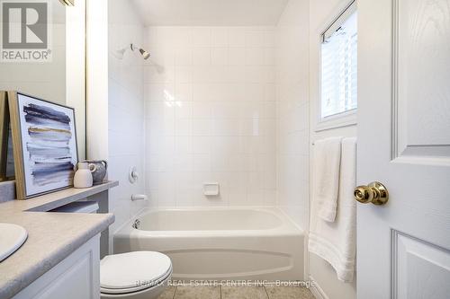 7 - 100 Beddoe Drive, Hamilton, ON - Indoor Photo Showing Bathroom