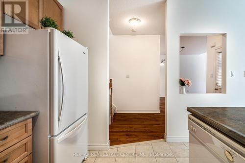 7 - 100 Beddoe Drive, Hamilton, ON - Indoor Photo Showing Kitchen