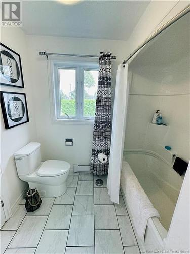 120 Strong Street, Woodstock, NB - Indoor Photo Showing Bathroom