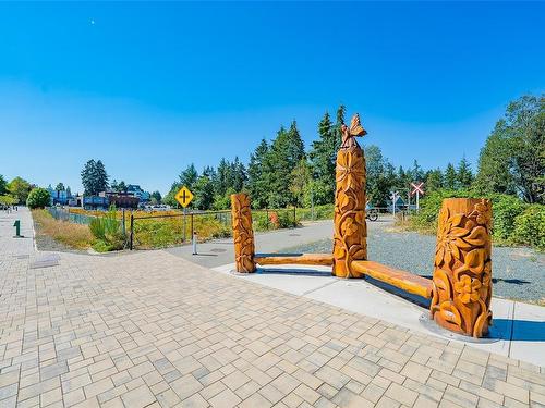 673 Fir St, Qualicum Beach, BC - Outdoor