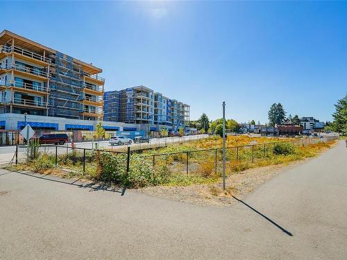 673 Fir St, Qualicum Beach, BC - Outdoor