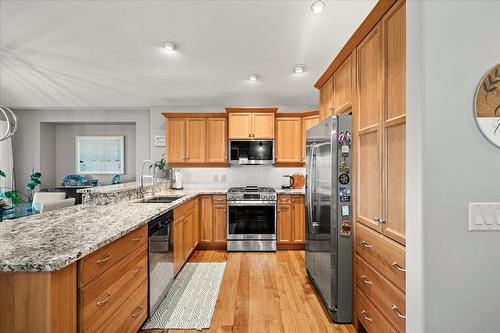 3712 Sunset Ranch Drive, Kelowna, BC - Indoor Photo Showing Kitchen