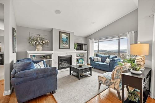 3712 Sunset Ranch Drive, Kelowna, BC - Indoor Photo Showing Living Room With Fireplace