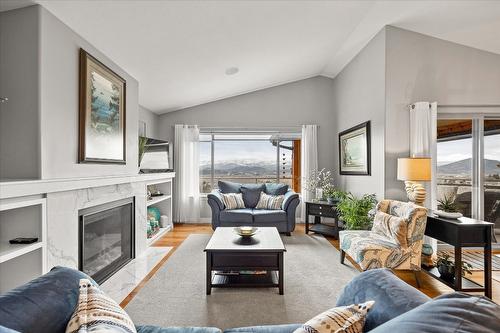 3712 Sunset Ranch Drive, Kelowna, BC - Indoor Photo Showing Living Room With Fireplace