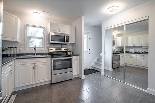 131 Rockwood Avenue|Unit #8, St. Catharines, ON - Indoor Photo Showing Kitchen