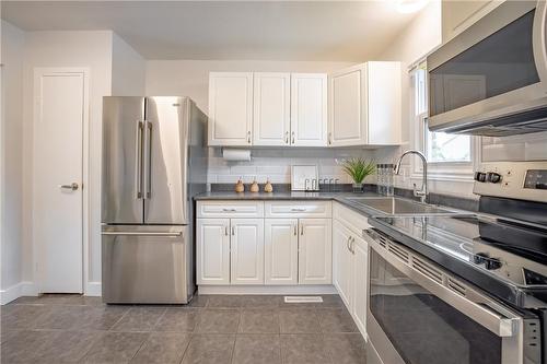 131 Rockwood Avenue|Unit #8, St. Catharines, ON - Indoor Photo Showing Kitchen