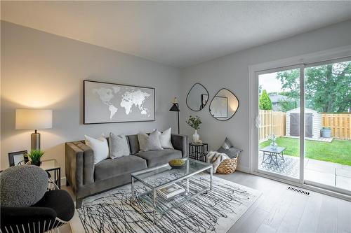 131 Rockwood Avenue|Unit #8, St. Catharines, ON - Indoor Photo Showing Living Room