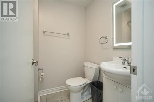 1821 Walkley Road Unit#8, Ottawa, ON - Indoor Photo Showing Bathroom