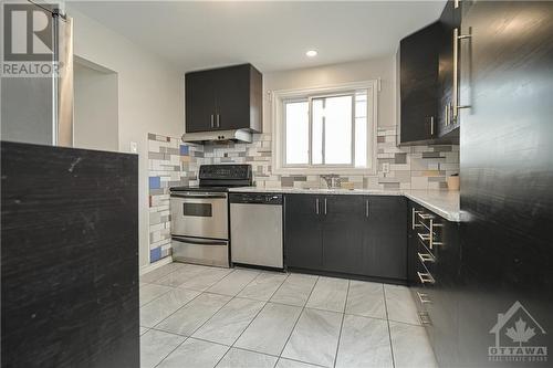 1821 Walkley Road Unit#8, Ottawa, ON - Indoor Photo Showing Kitchen