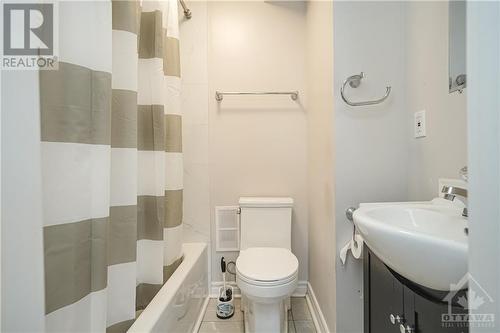 1821 Walkley Road Unit#8, Ottawa, ON - Indoor Photo Showing Bathroom