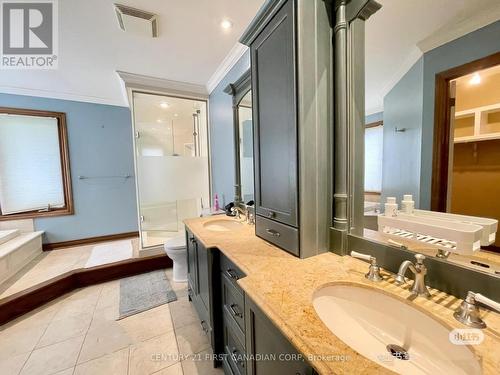 154 St Bees Close, London, ON - Indoor Photo Showing Bathroom