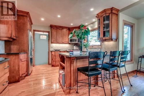 154 St Bees Close, London, ON - Indoor Photo Showing Kitchen