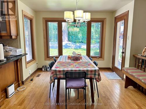 154 St Bees Close, London, ON - Indoor Photo Showing Dining Room