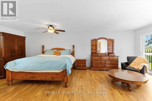 933 County Rd 1, Prince Edward County (Bloomfield), ON - Indoor Photo Showing Bedroom