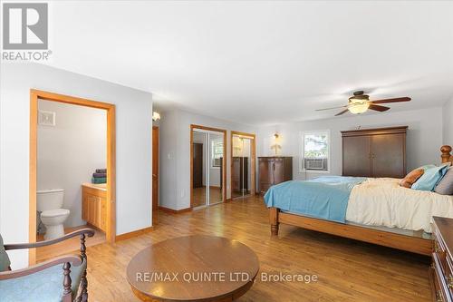 933 County Rd 1, Prince Edward County (Bloomfield), ON - Indoor Photo Showing Bedroom