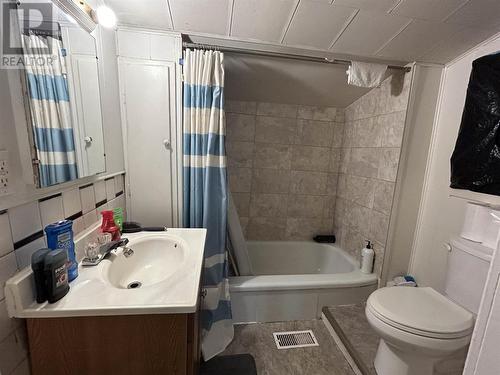 23 Grosvenor Ave, Sault Ste. Marie, ON - Indoor Photo Showing Bathroom