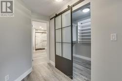 Walk-in closet - 