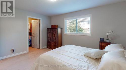 walk in closet - 50 - 3320 Meadowgate Boulevard, London, ON - Indoor Photo Showing Bedroom