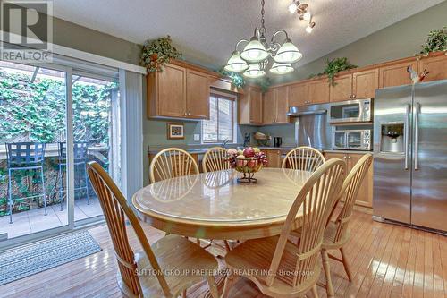 77 Simms Court, London, ON - Indoor Photo Showing Dining Room