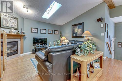 77 Simms Court, London, ON - Indoor Photo Showing Living Room With Fireplace