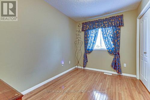 77 Simms Court, London, ON - Indoor Photo Showing Other Room