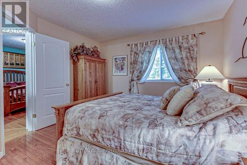 77 Simms Court, London, ON - Indoor Photo Showing Bedroom