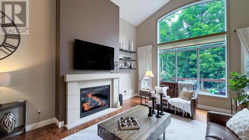 280 William Street E, North Middlesex (Parkhill), ON - Indoor Photo Showing Living Room With Fireplace