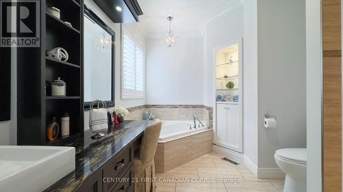 280 William Street E, North Middlesex (Parkhill), ON - Indoor Photo Showing Bathroom